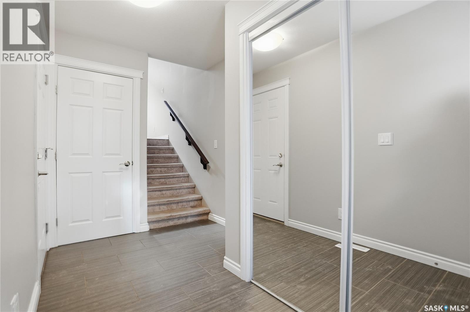 405 212 Willis Crescent, Saskatoon, Saskatchewan  S7T 0R7 - Photo 3 - SK026914