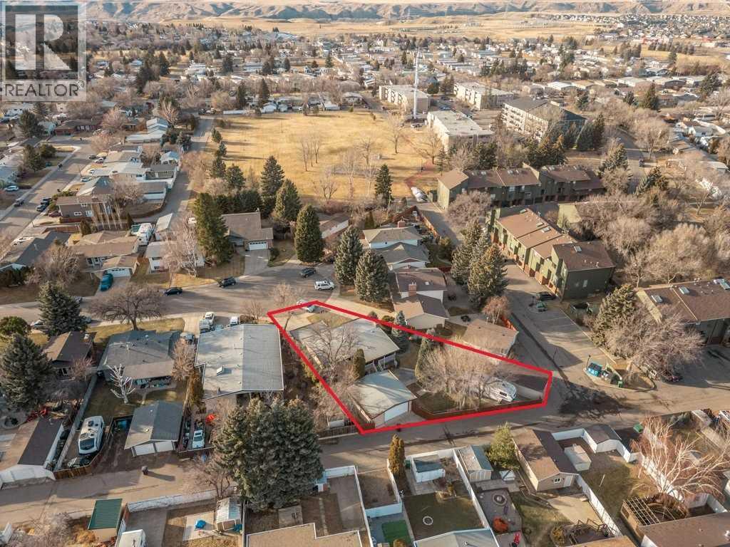 2017 16 Street N, Lethbridge, Alberta  T1H 4W6 - Photo 4 - A2279260