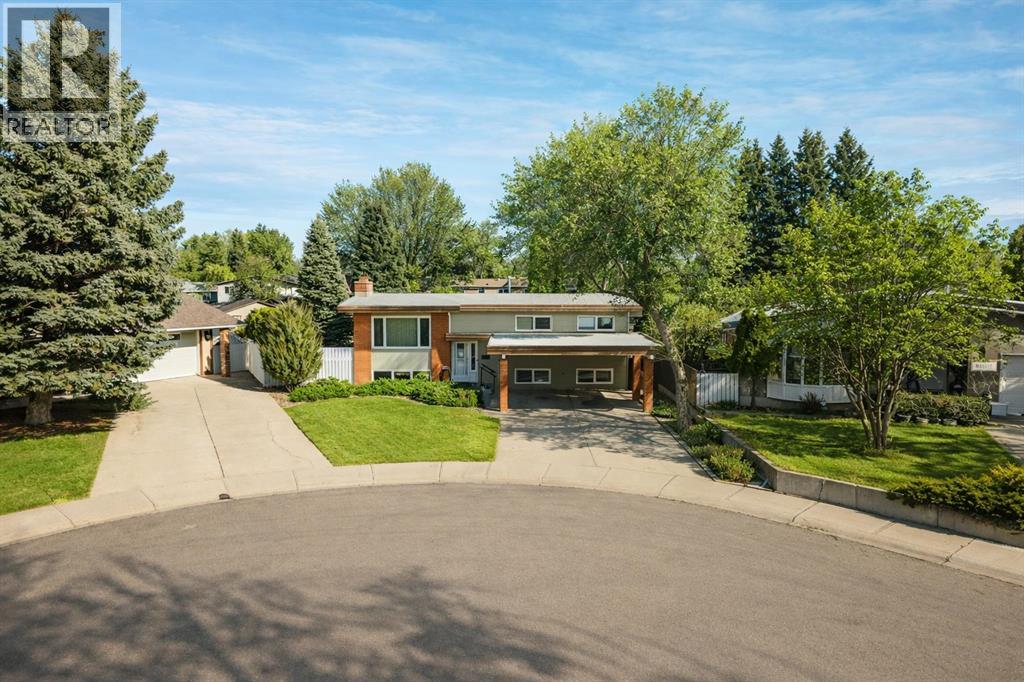 2017 16 Street N, Lethbridge, Alberta  T1H 4W6 - Photo 1 - A2279260