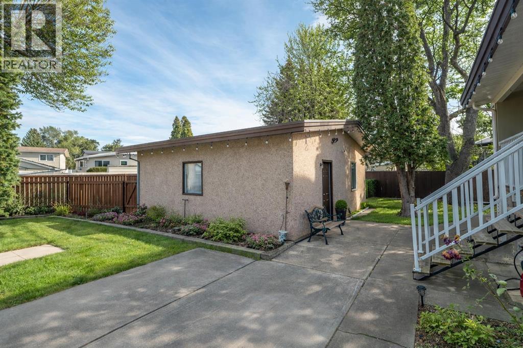 2017 16 Street N, Lethbridge, Alberta  T1H 4W6 - Photo 43 - A2279260