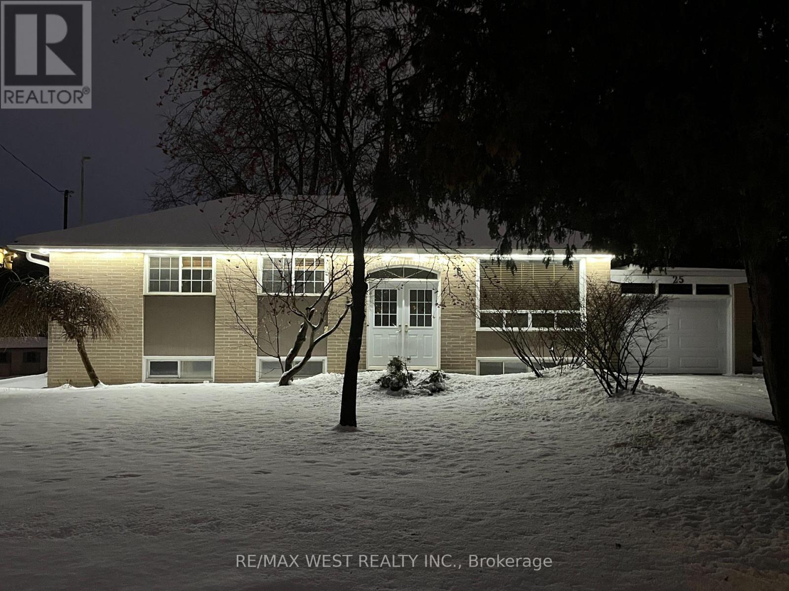 25 Norman Avenue, King, Ontario  L0G 1N0 - Photo 2 - N12698564