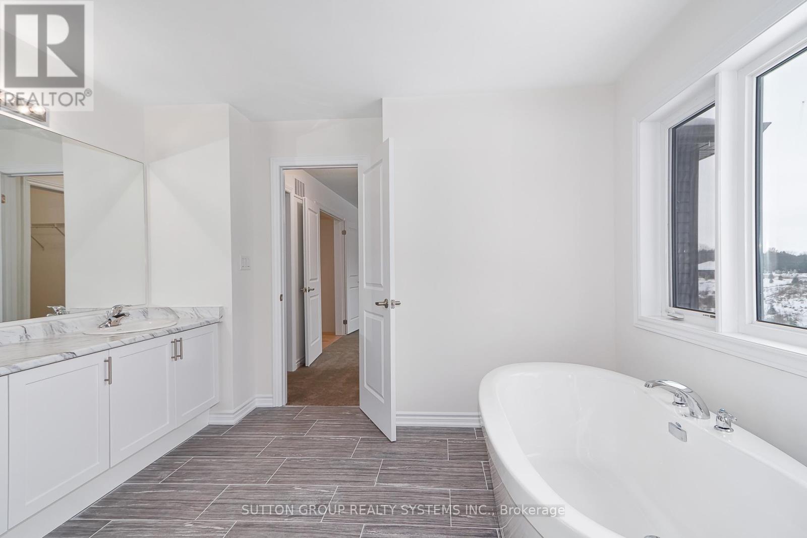 176 Roseanne Circle, Wasaga Beach, Ontario  L9Z 0N1 - Photo 24 - S12701112