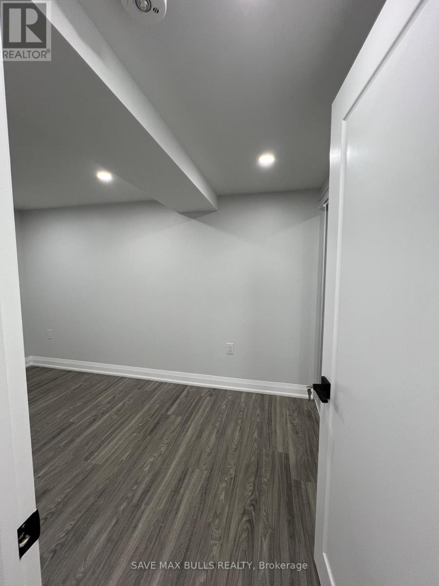 15 Golden Gate Drive, Brampton, Ontario  L6S 2K4 - Photo 17 - W12700124