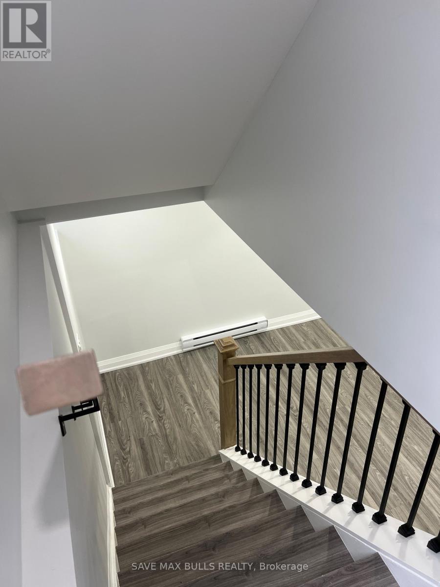 15 Golden Gate Drive, Brampton, Ontario  L6S 2K4 - Photo 3 - W12700124