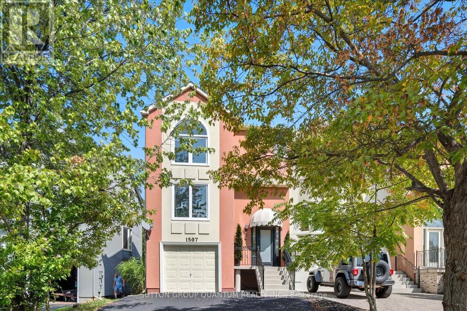 1507 Litchfield Road, Oakville, Ontario  L6H 5P4 - Photo 2 - W12701186