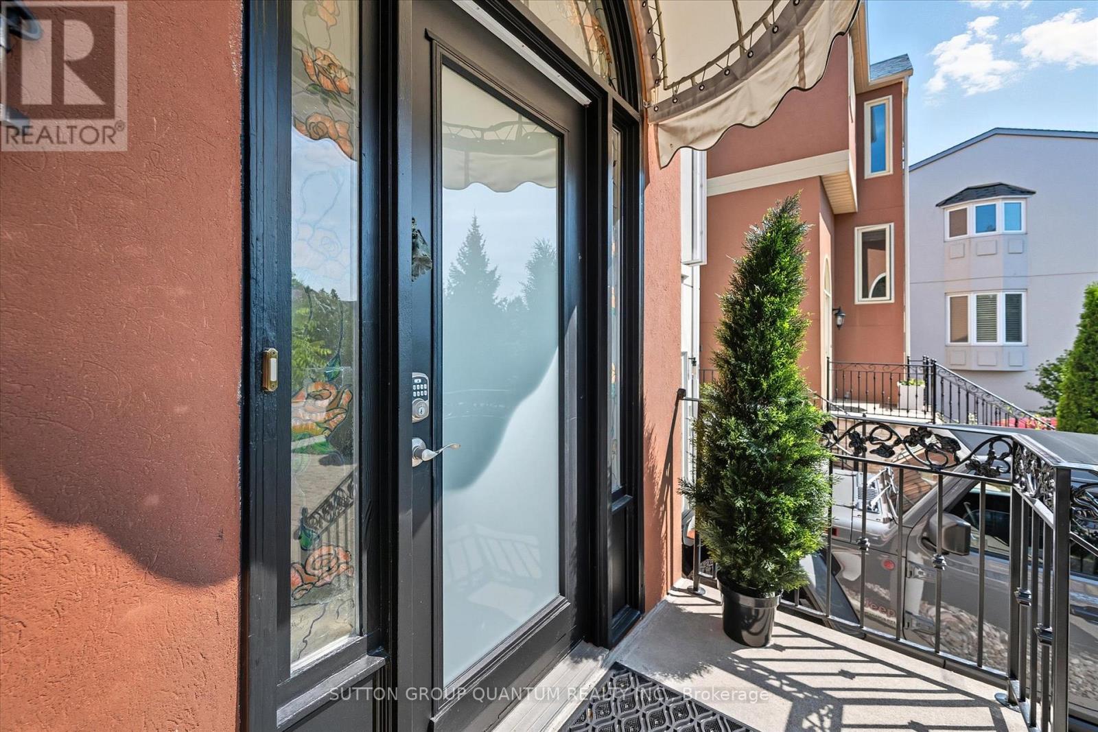 1507 Litchfield Road, Oakville, Ontario  L6H 5P4 - Photo 3 - W12701186