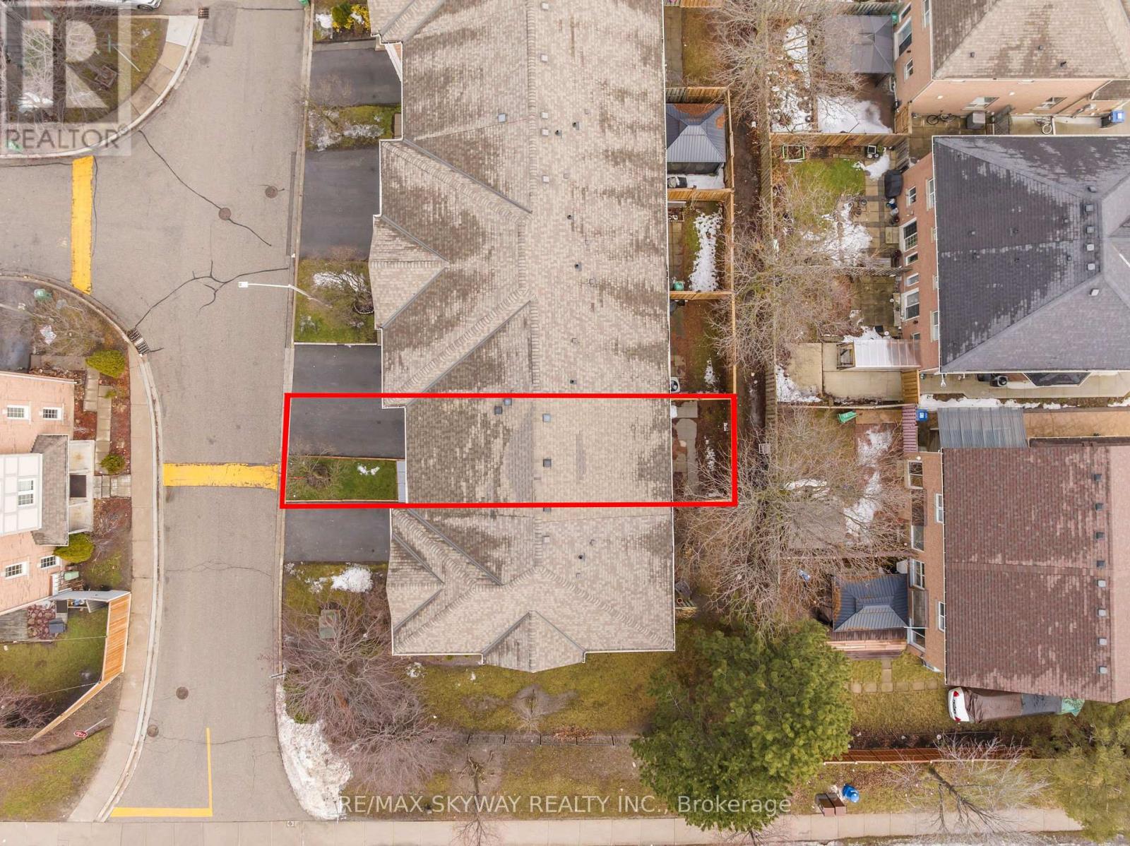 3 - 2 Clay Brick Court Nw, Brampton, Ontario  L6V 4M1 - Photo 5 - W12701210