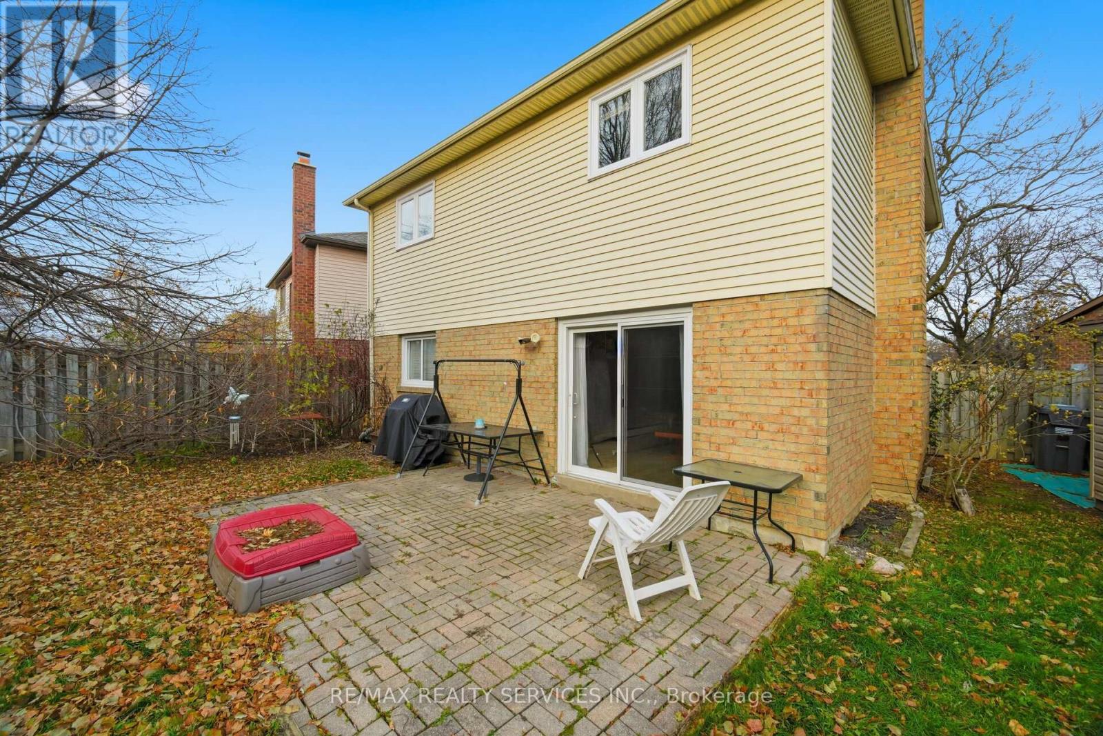 18 Myna Court, Brampton, Ontario  L6S 4H8 - Photo 42 - W12701224