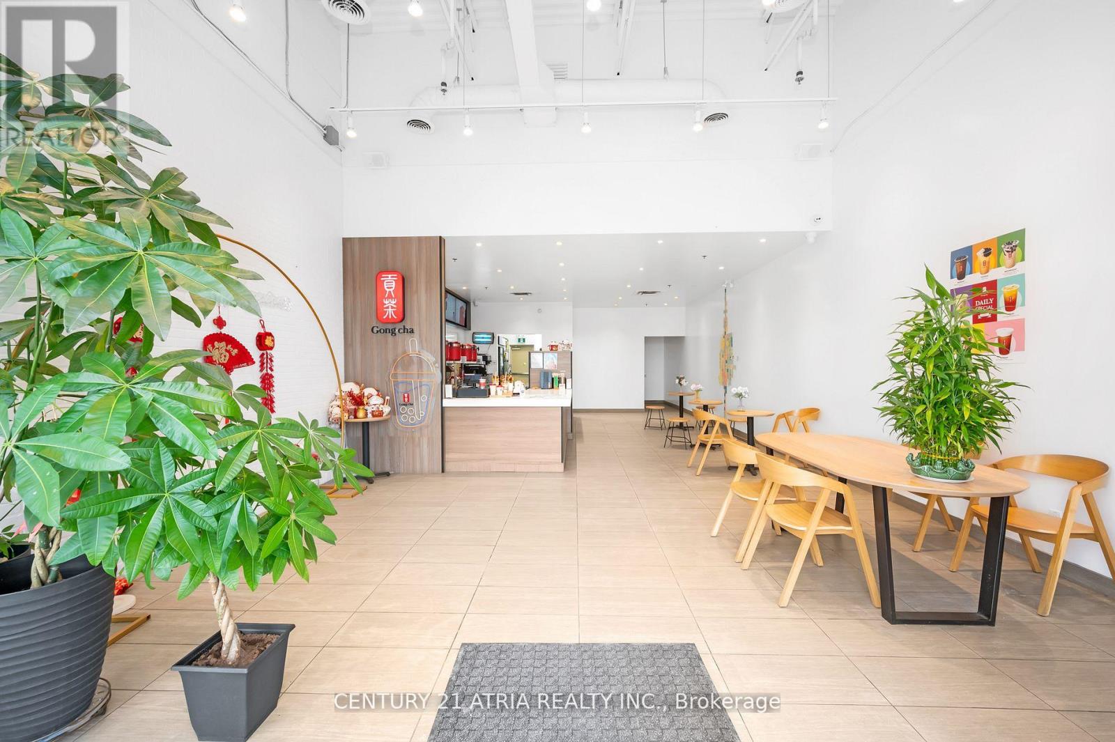 35 - 35 Resolution Drive, Brampton, Ontario  L6W 0A6 - Photo 2 - W12701242