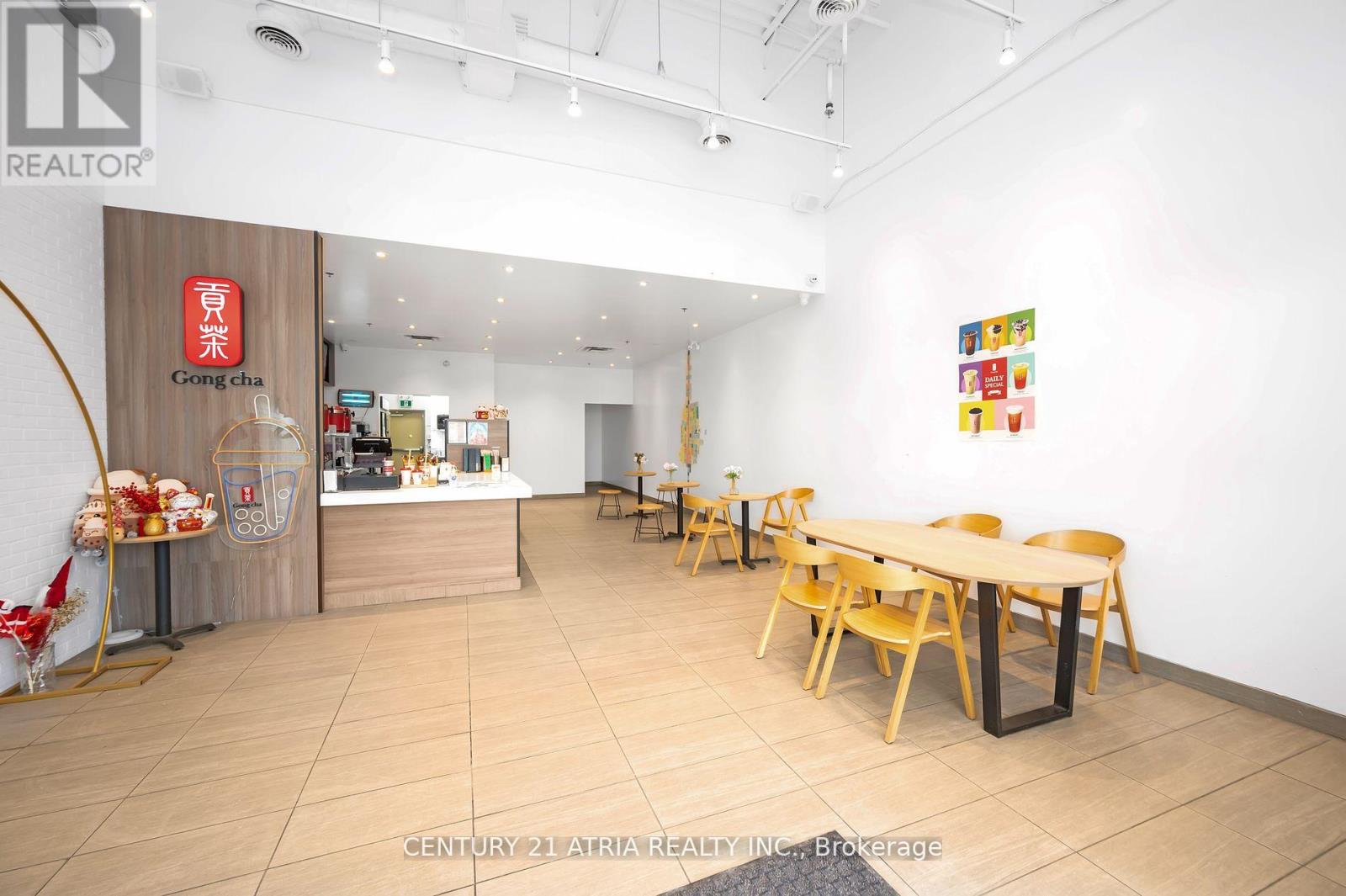 35 - 35 Resolution Drive, Brampton, Ontario  L6W 0A6 - Photo 5 - W12701242