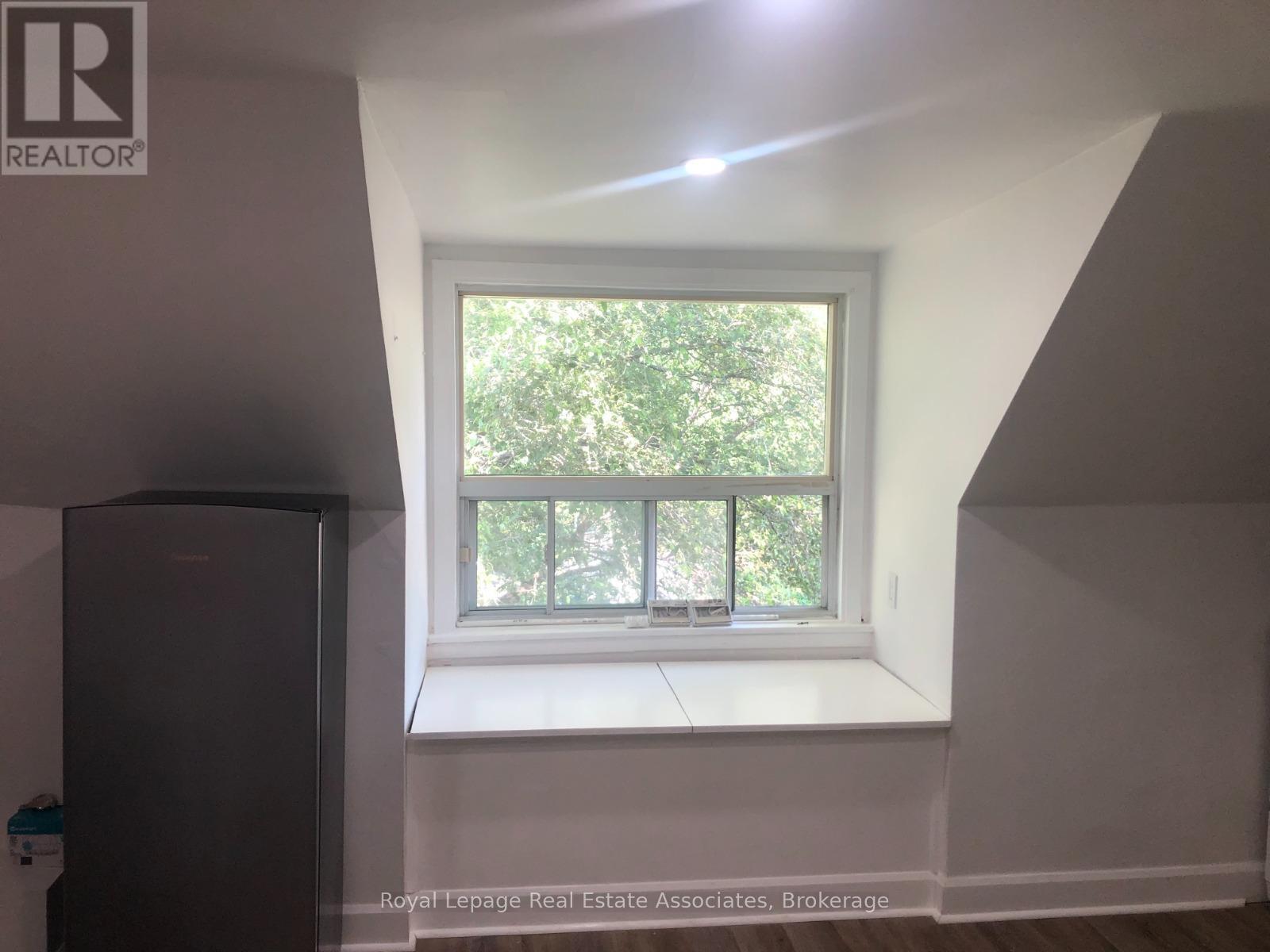 2283 Dundas Street W, Toronto, Ontario  M6R 1X6 - Photo 3 - W12701248