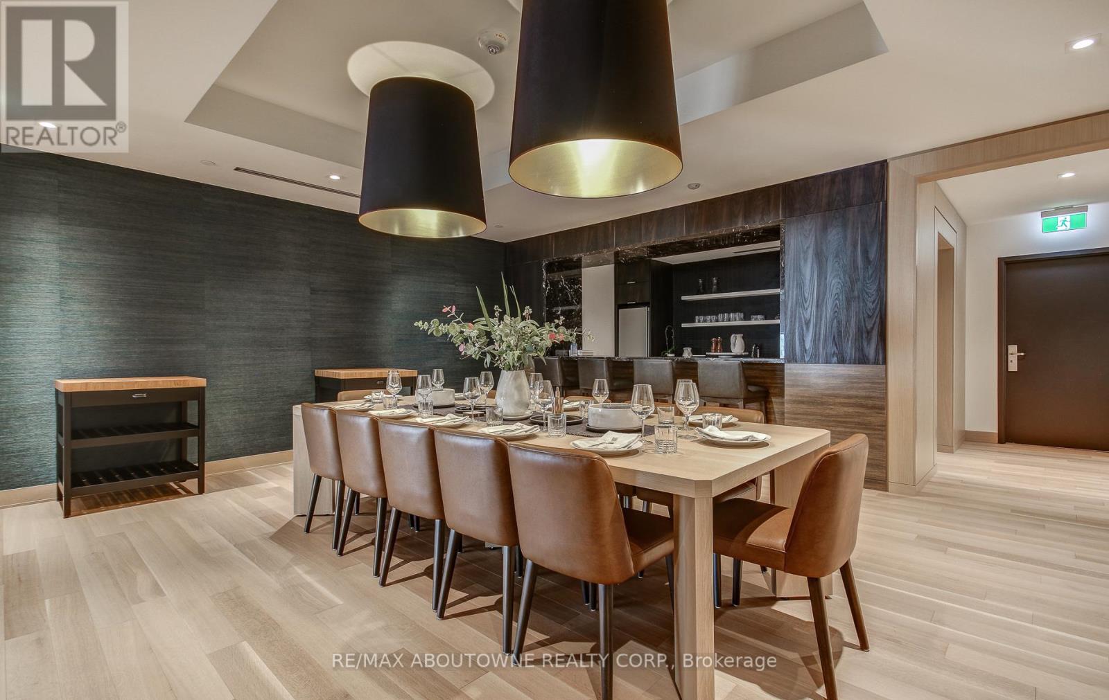 B0719 - 133 Bronte Road, Oakville, Ontario  L6L 3C1 - Photo 12 - W12701316