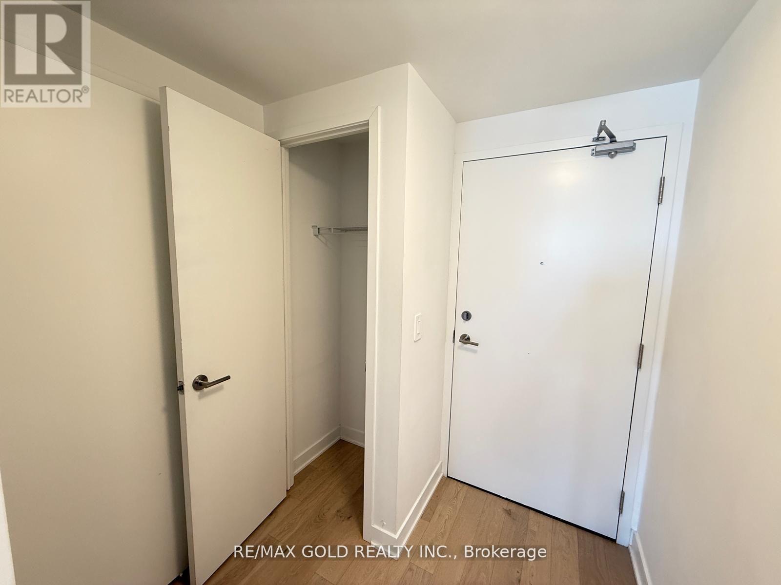 515 - 2720 Dundas Street W, Toronto, Ontario  M6P 0C3 - Photo 8 - W12701328