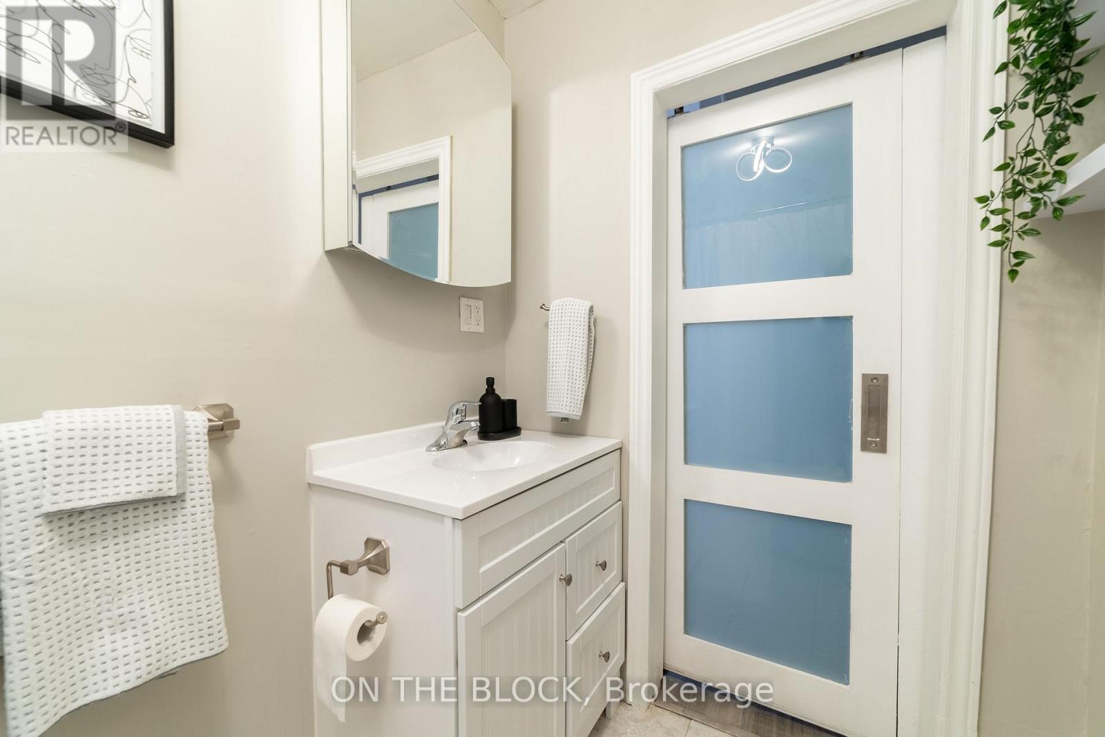 19 Century Street, Hamilton, Ontario  L8L 1V7 - Photo 11 - X12701214