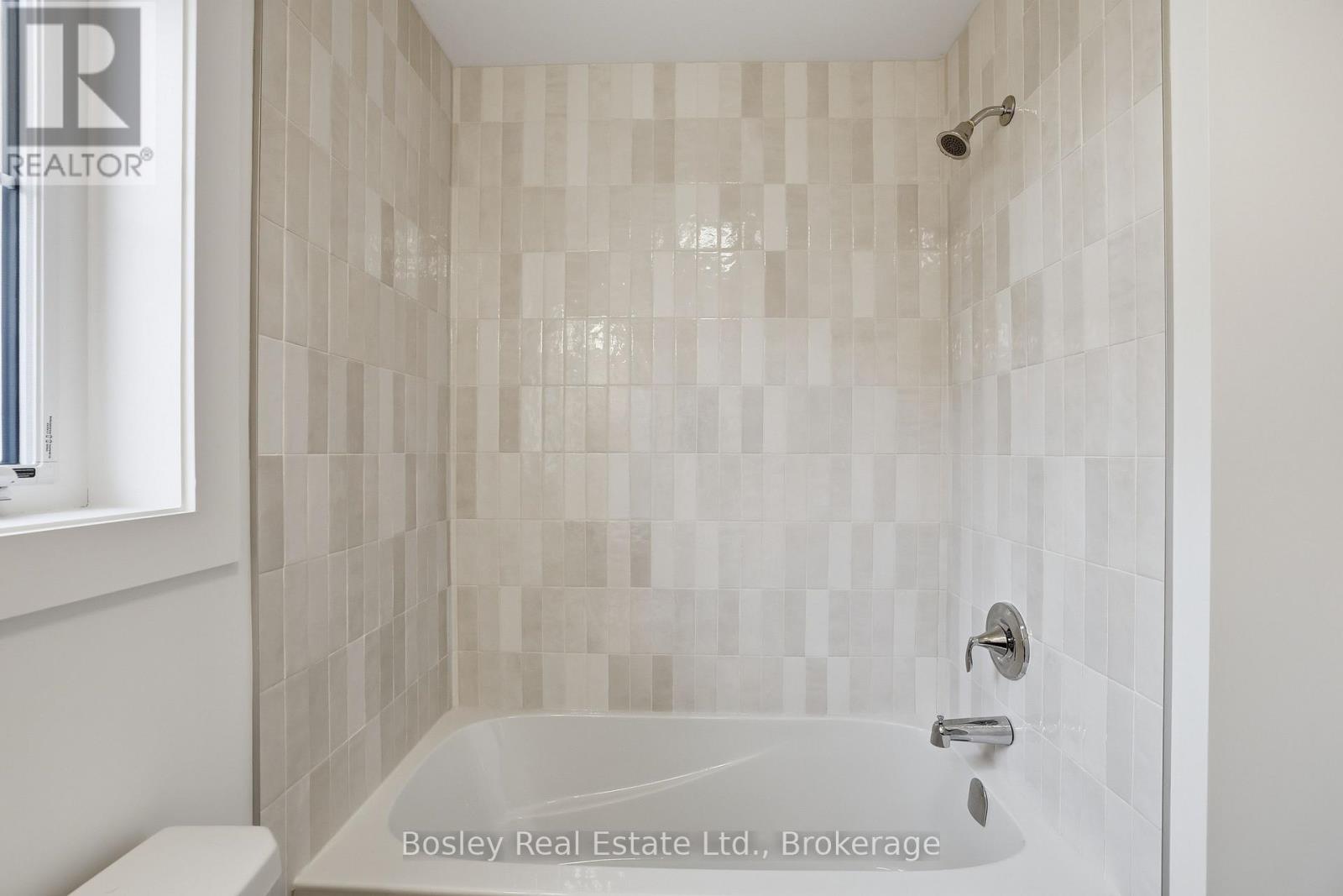 130 White Oak Crescent, Blue Mountains, Ontario  L9Y 5T5 - Photo 25 - X12701342