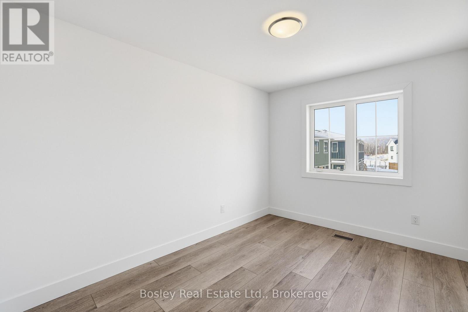 130 White Oak Crescent, Blue Mountains, Ontario  L9Y 5T5 - Photo 31 - X12701342