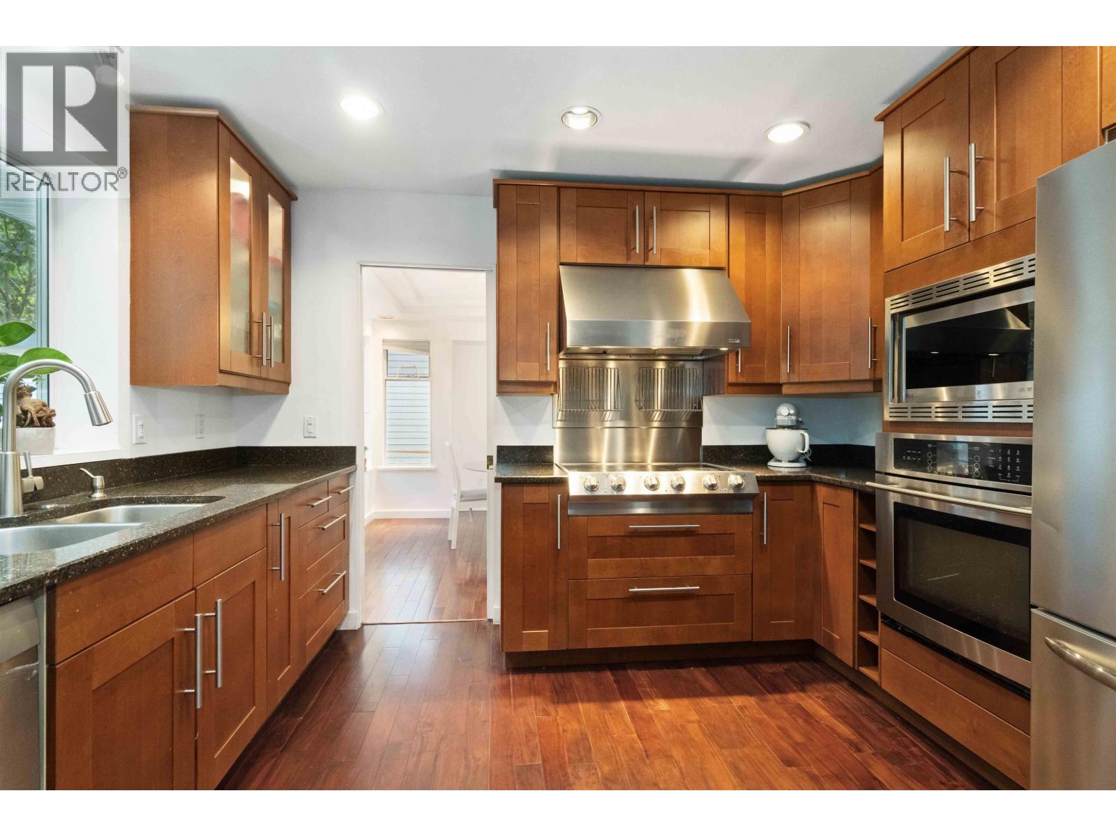 1412 Magnolia Place, Coquitlam, British Columbia  V3H 4S8 - Photo 2 - R3035686