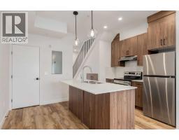 118, 156 Park Street, Cochrane, Alberta