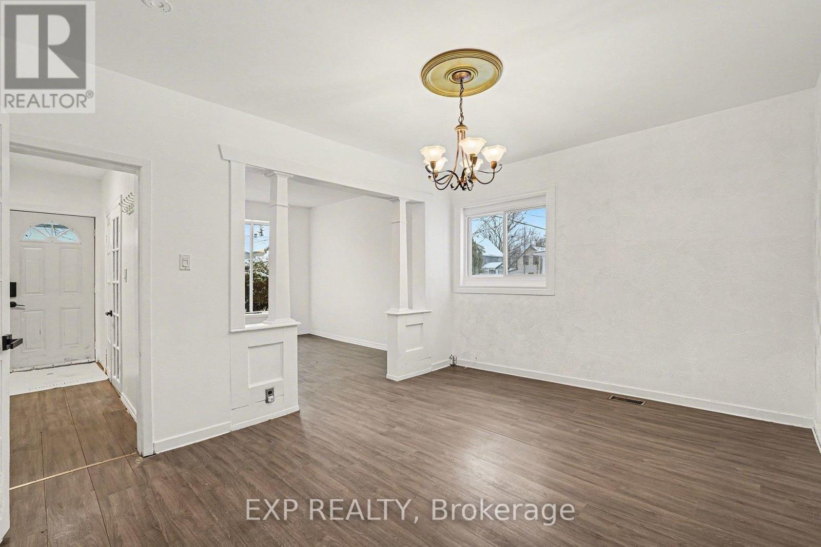 294 Moffatt Street, Carleton Place, Ontario  K7C 3L4 - Photo 4 - X12701372