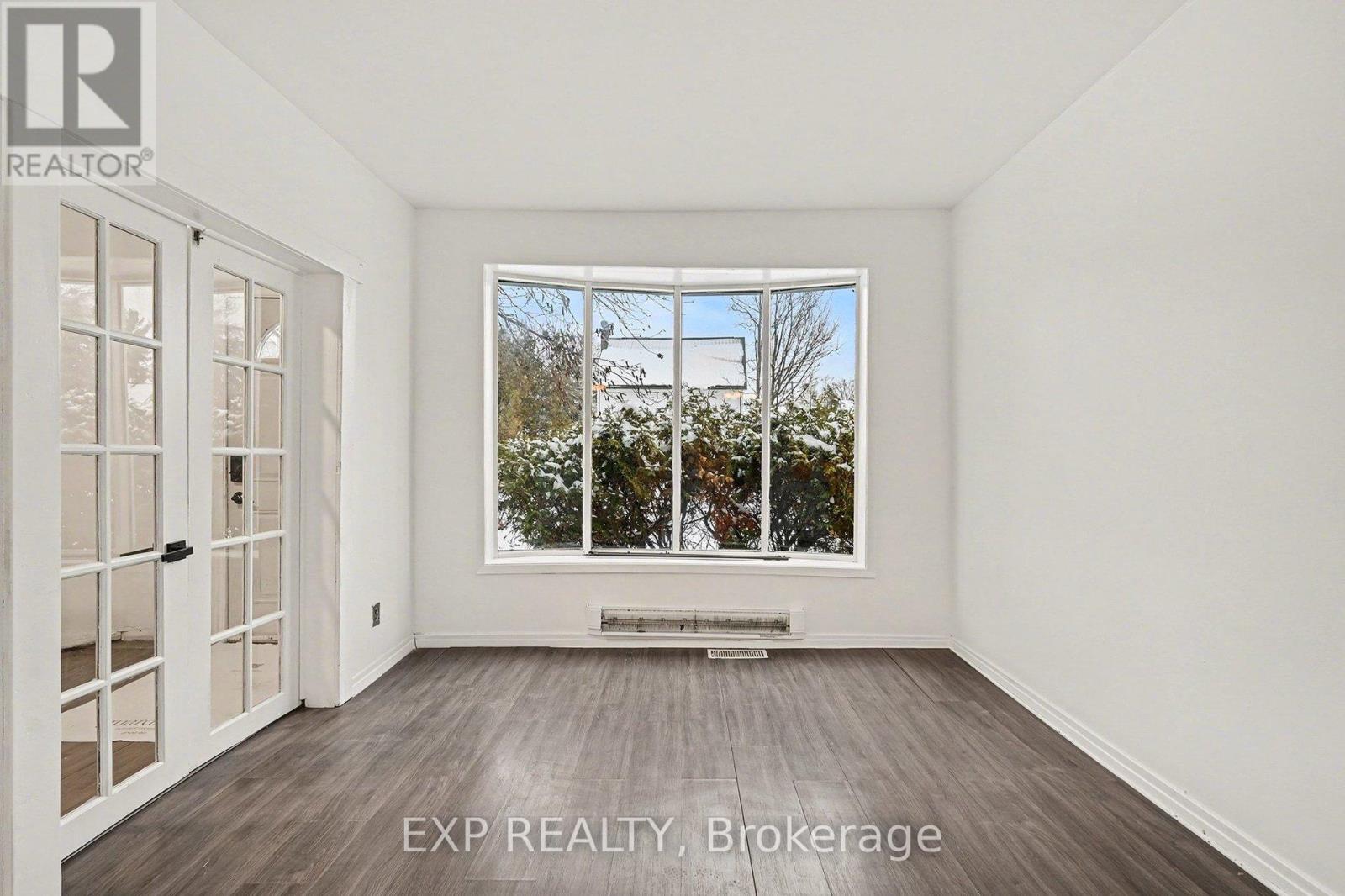 294 Moffatt Street, Carleton Place, Ontario  K7C 3L4 - Photo 5 - X12701372