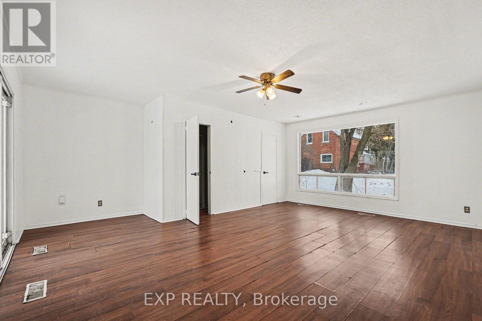 294 Moffatt Street, Carleton Place, Ontario  K7C 3L4 - Photo 8 - X12701372