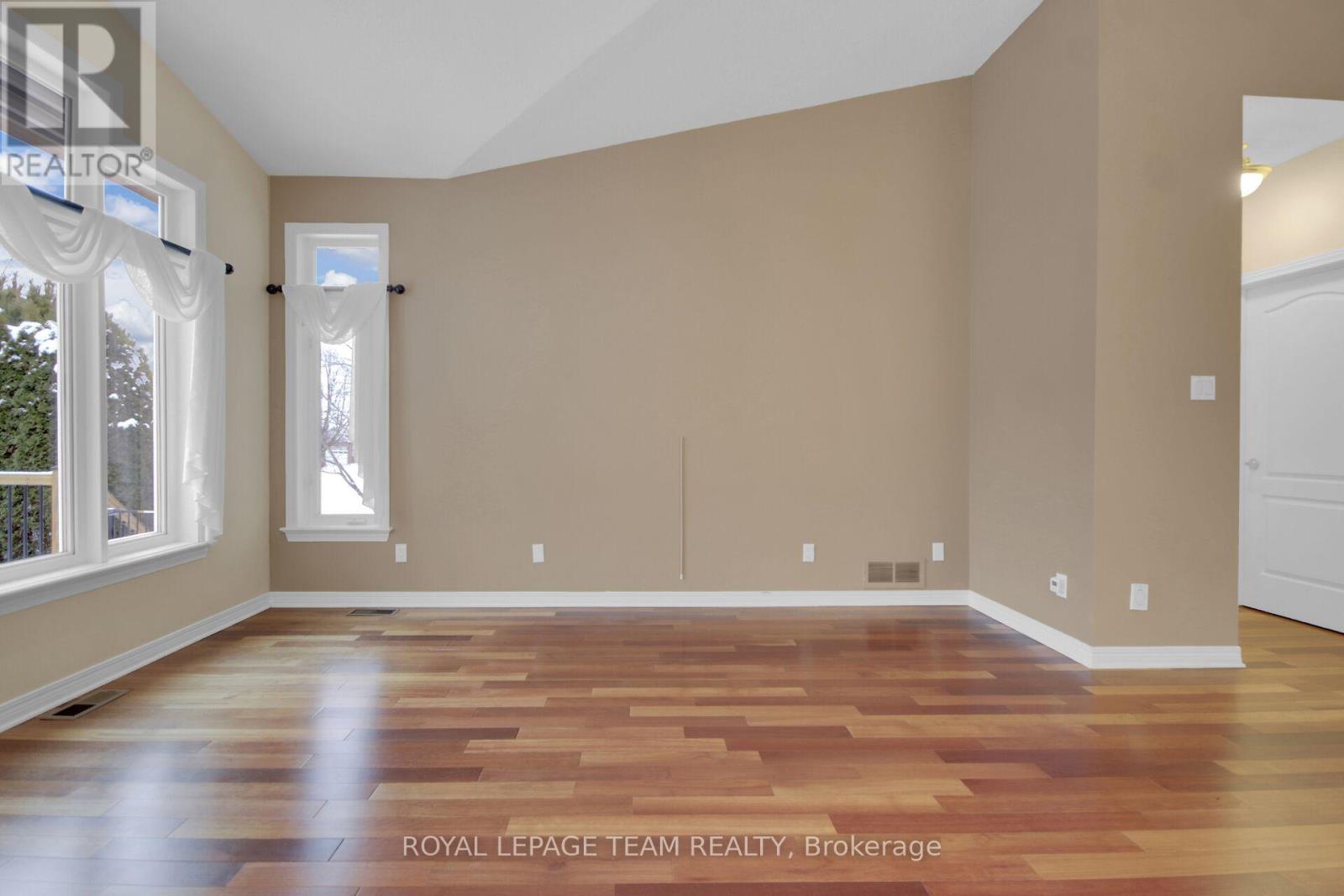 36 Sable Run Drive, Ottawa, Ontario  K2S 1W8 - Photo 13 - X12701396