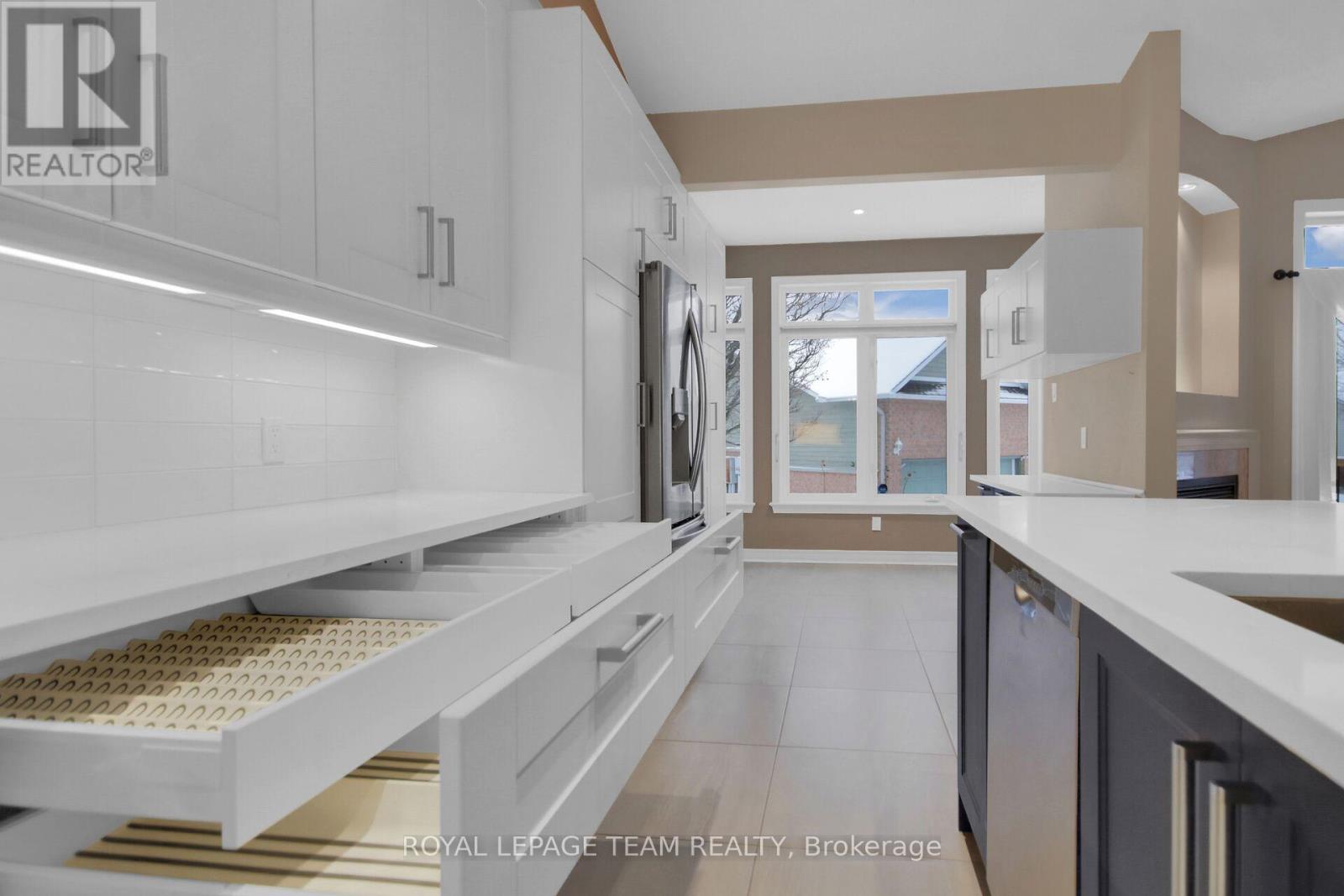 36 Sable Run Drive, Ottawa, Ontario  K2S 1W8 - Photo 24 - X12701396