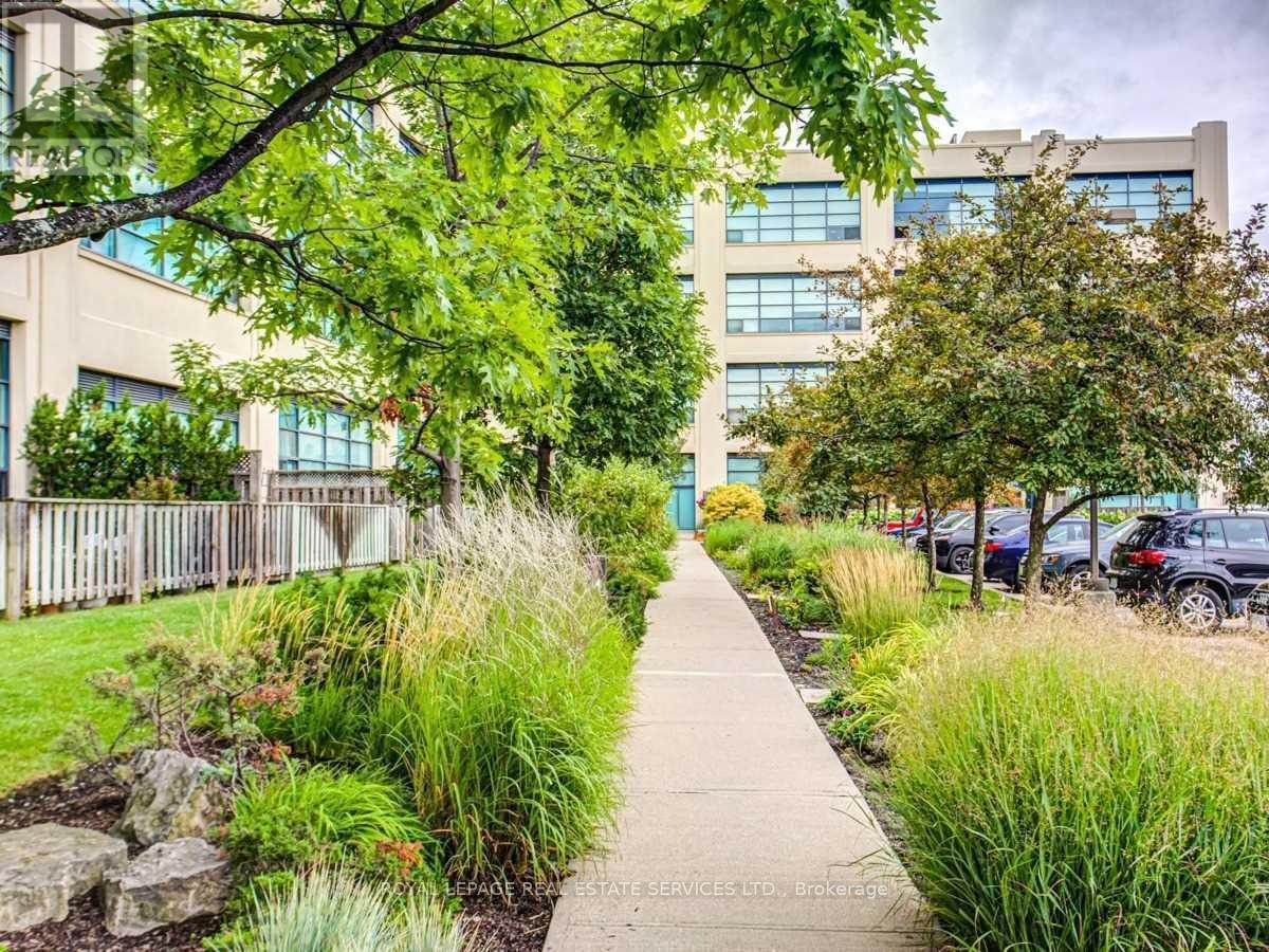 205 - 1001 Roselawn Avenue, Toronto, Ontario  M6B 4M4 - Photo 30 - W12697934