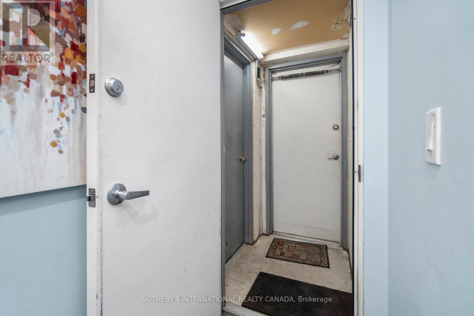 30 Michael Power Place, Toronto, Ontario  M9A 5G9 - Photo 43 - W12701306