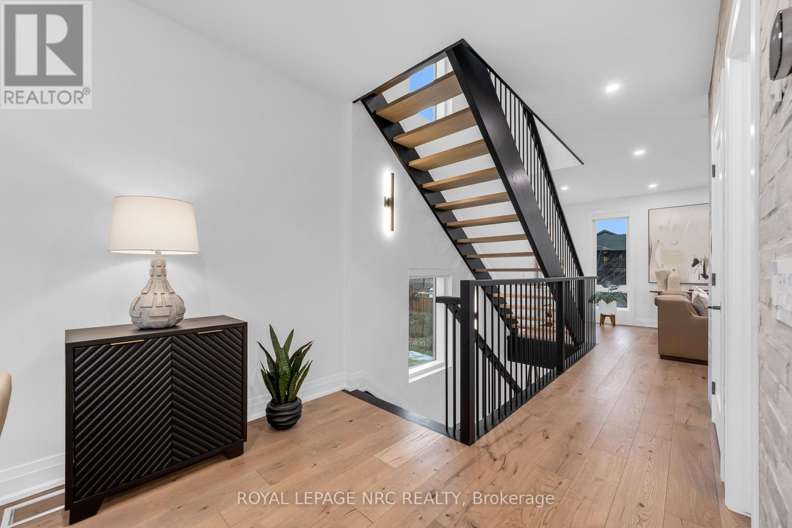 88 Moody Street, Pelham, Ontario  L3E 0B3 - Photo 10 - X12701346