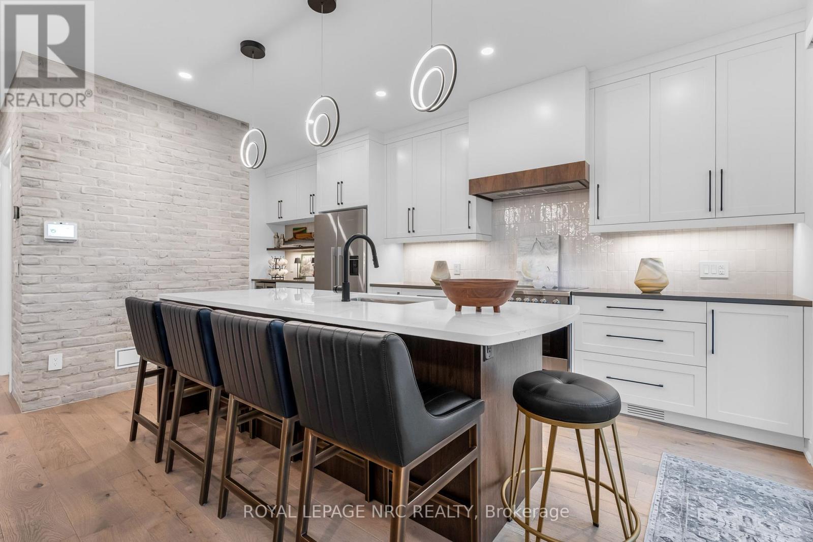 88 Moody Street, Pelham, Ontario  L3E 0B3 - Photo 14 - X12701346