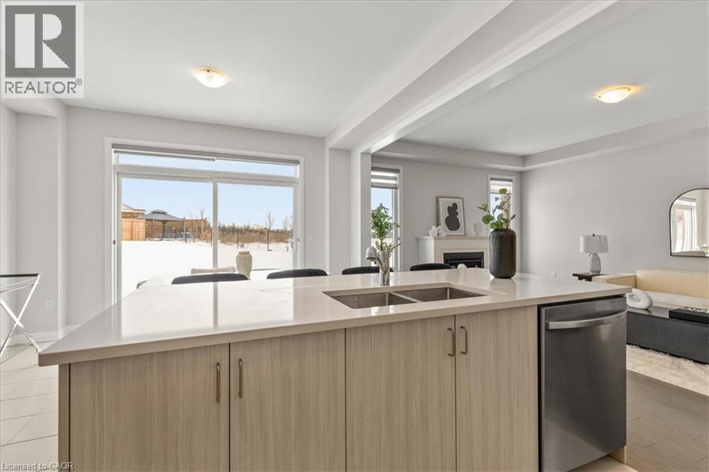 478 Robert Woolner Street, Ayr, Ontario  N0B 1E0 - Photo 12 - 40798912