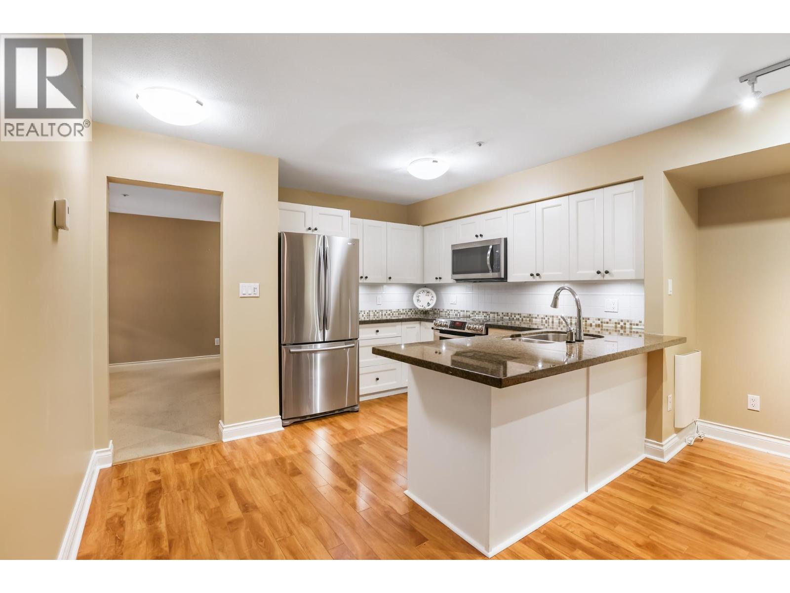 303 180 Ravine Drive, Port Moody, British Columbia  V3H 4Z3 - Photo 8 - R3080039