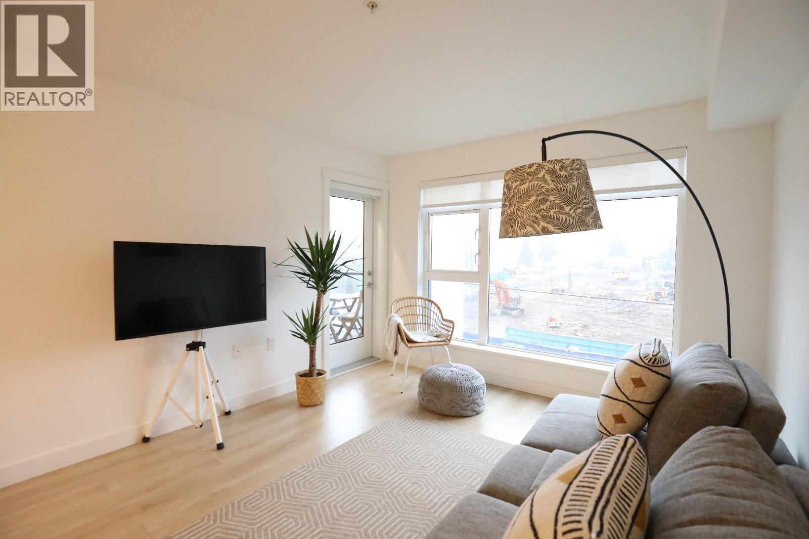 309 1519 CROWN STREET, North Vancouver, British Columbia