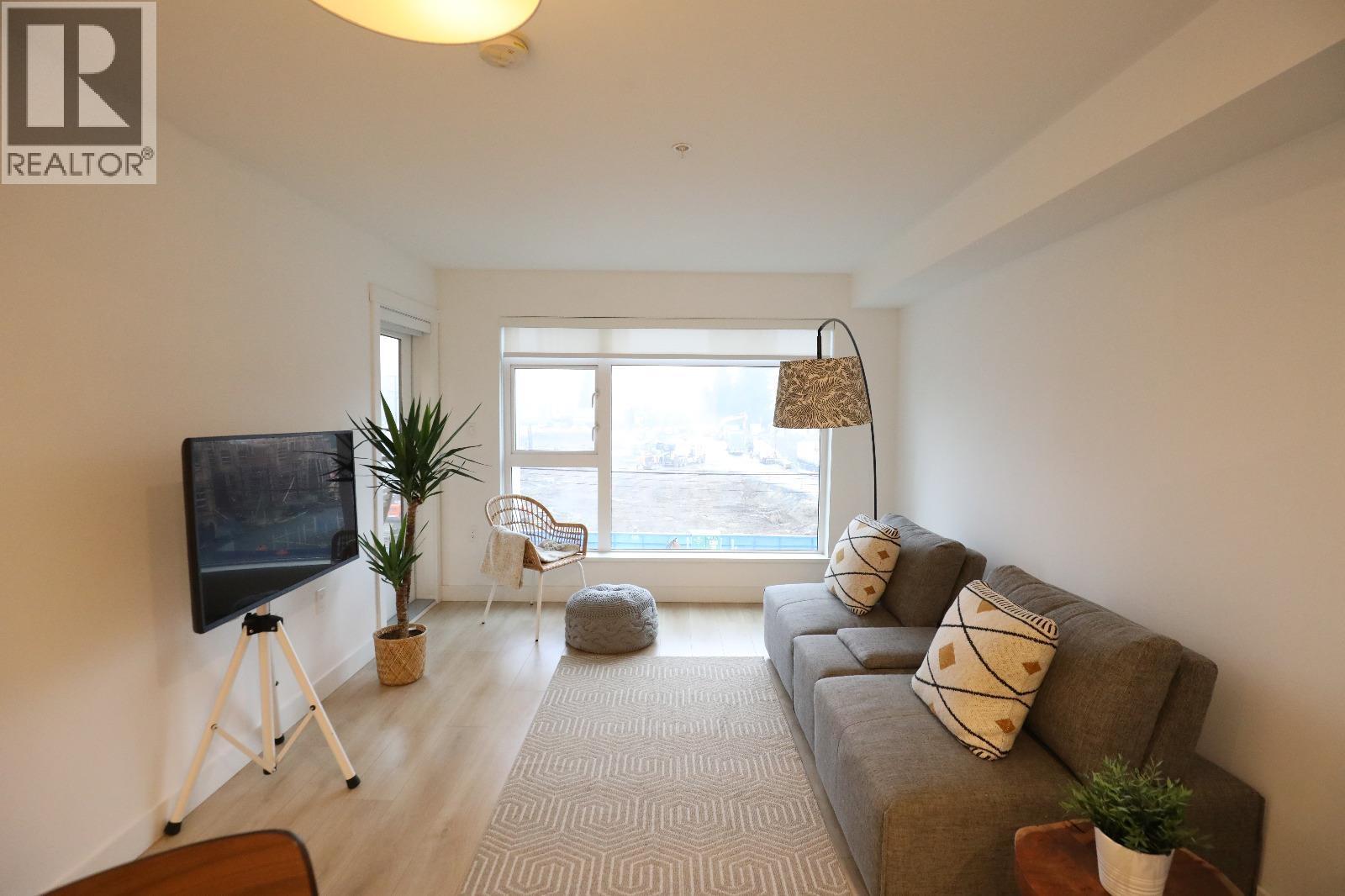 309 1519 Crown Street, North Vancouver, British Columbia  V7J 1G6 - Photo 2 - R3080041