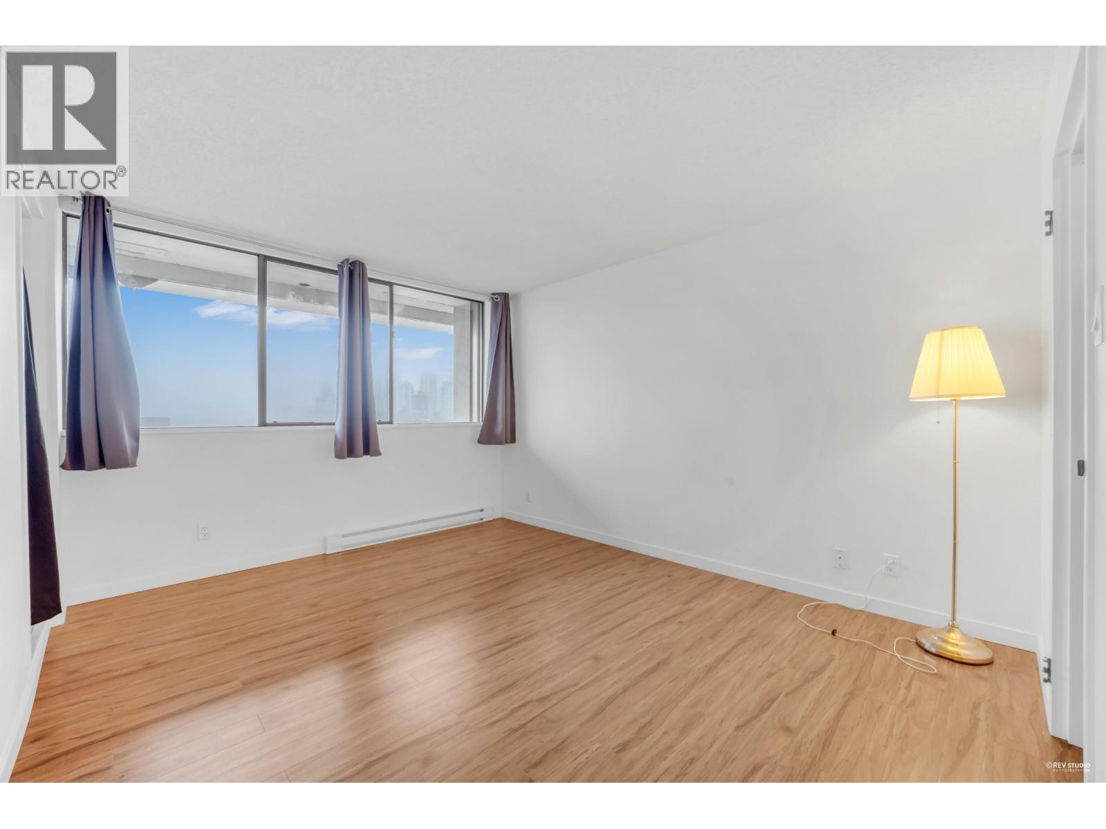 2402 9521 Cardston Court, Burnaby, British Columbia  V3N 4R8 - Photo 12 - R3080061