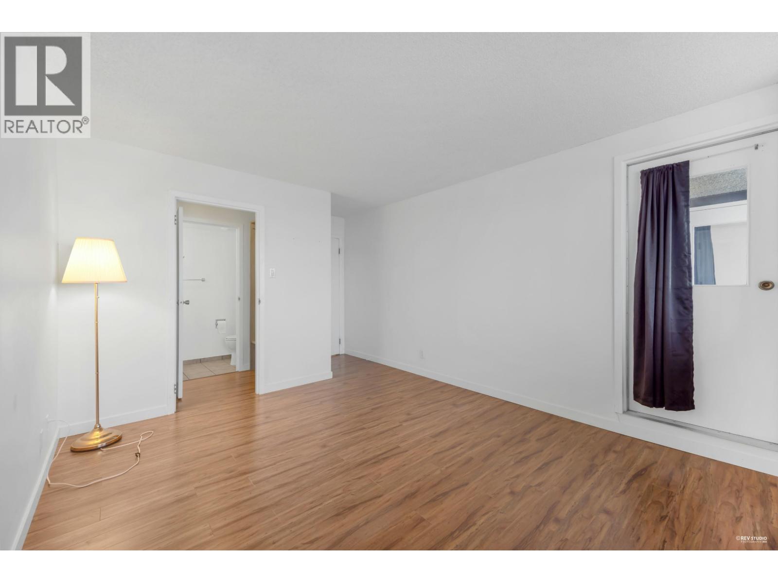 2402 9521 Cardston Court, Burnaby, British Columbia  V3N 4R8 - Photo 13 - R3080061