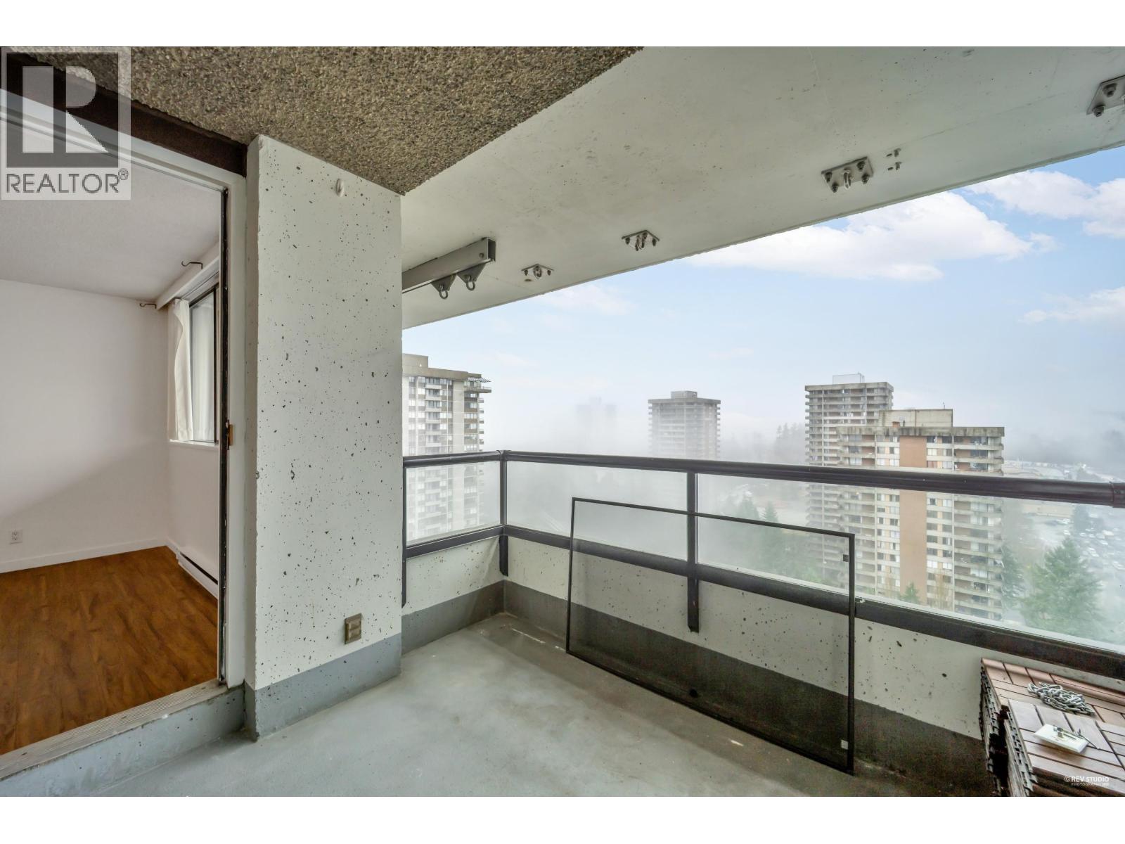 2402 9521 Cardston Court, Burnaby, British Columbia  V3N 4R8 - Photo 15 - R3080061