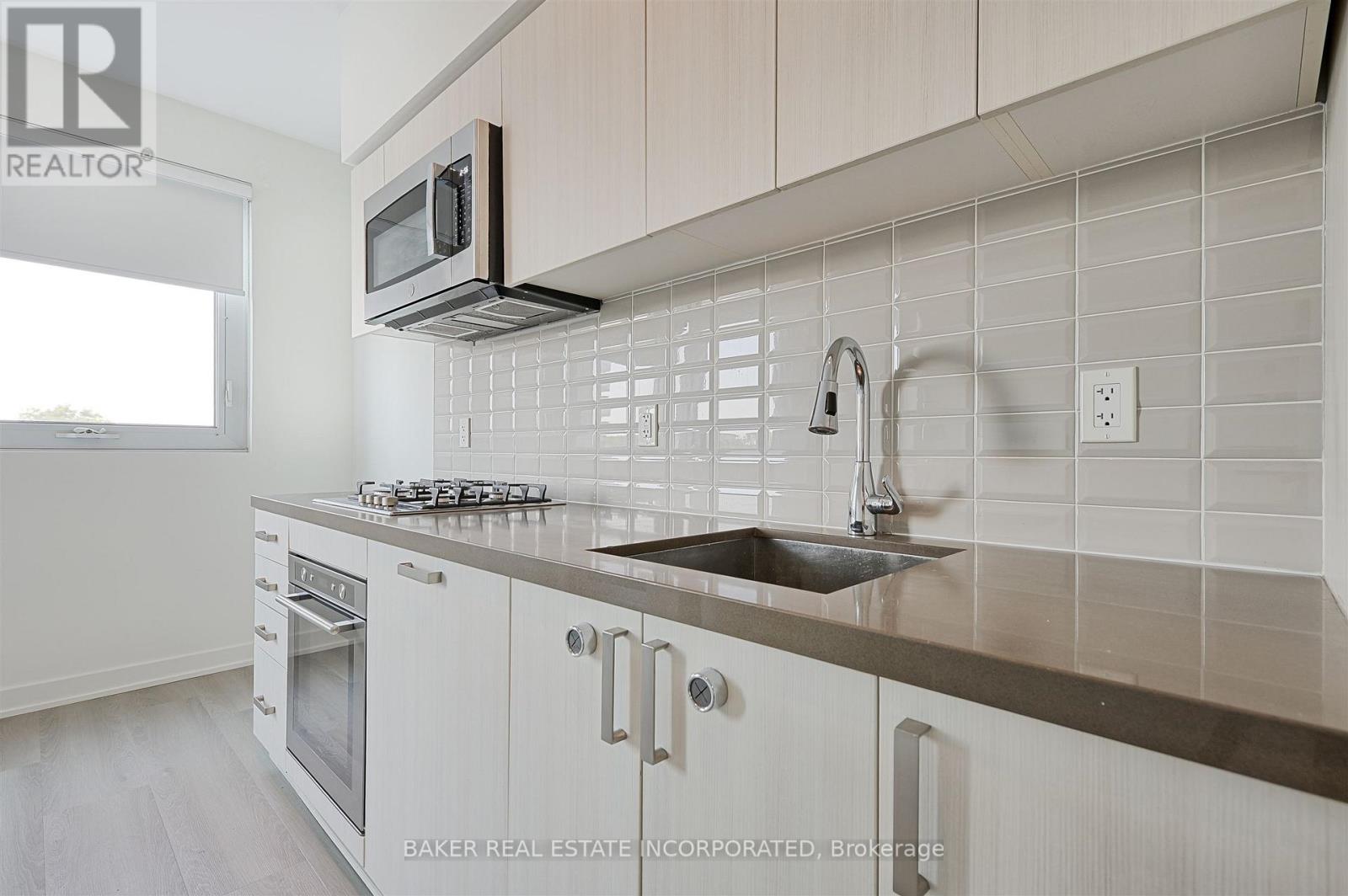 219 - 501 St Clair Avenue W, Toronto, Ontario  M5P 0A2 - Photo 10 - C12701370