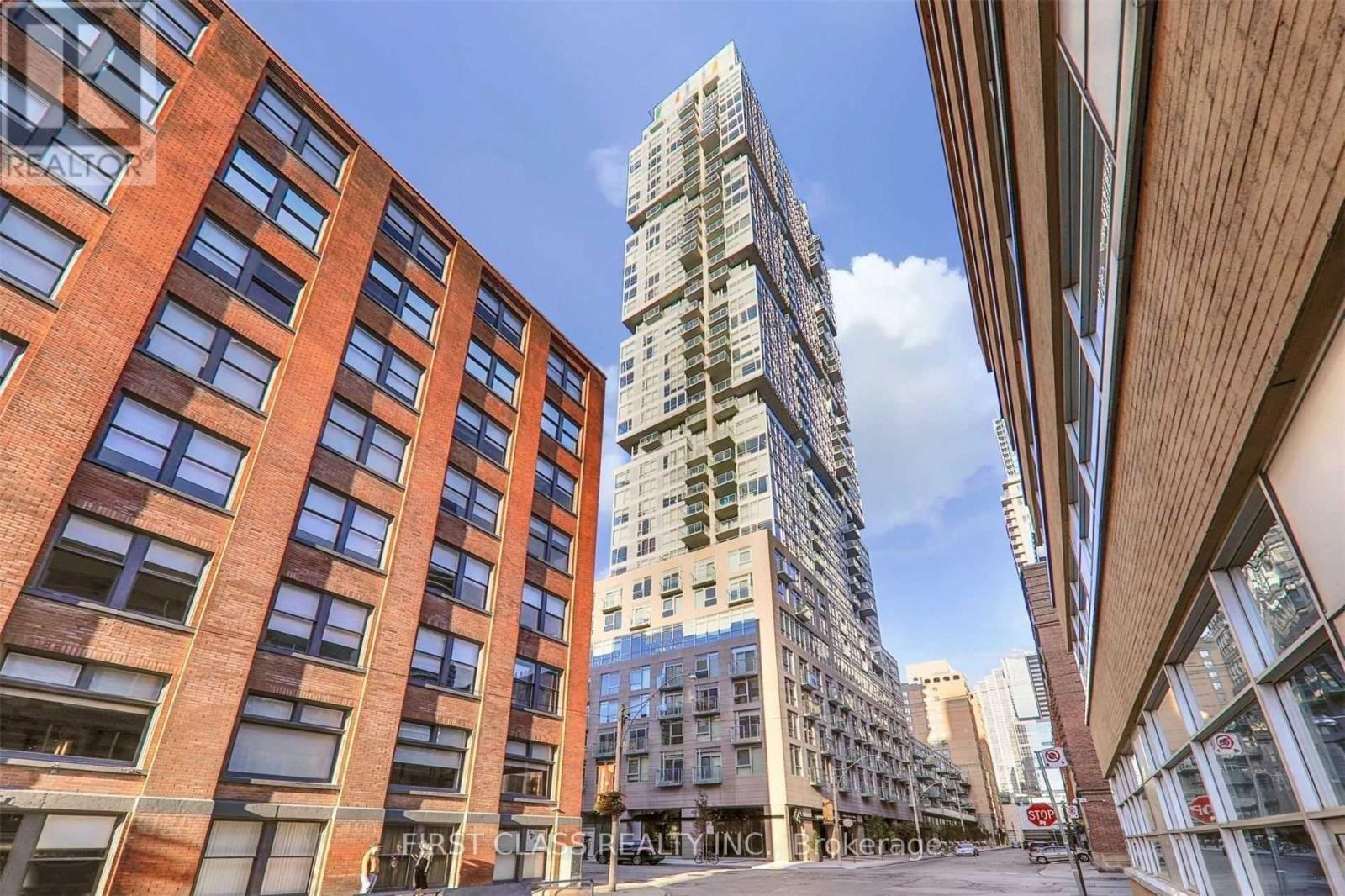 304 - 30 NELSON STREET, Toronto, Ontario