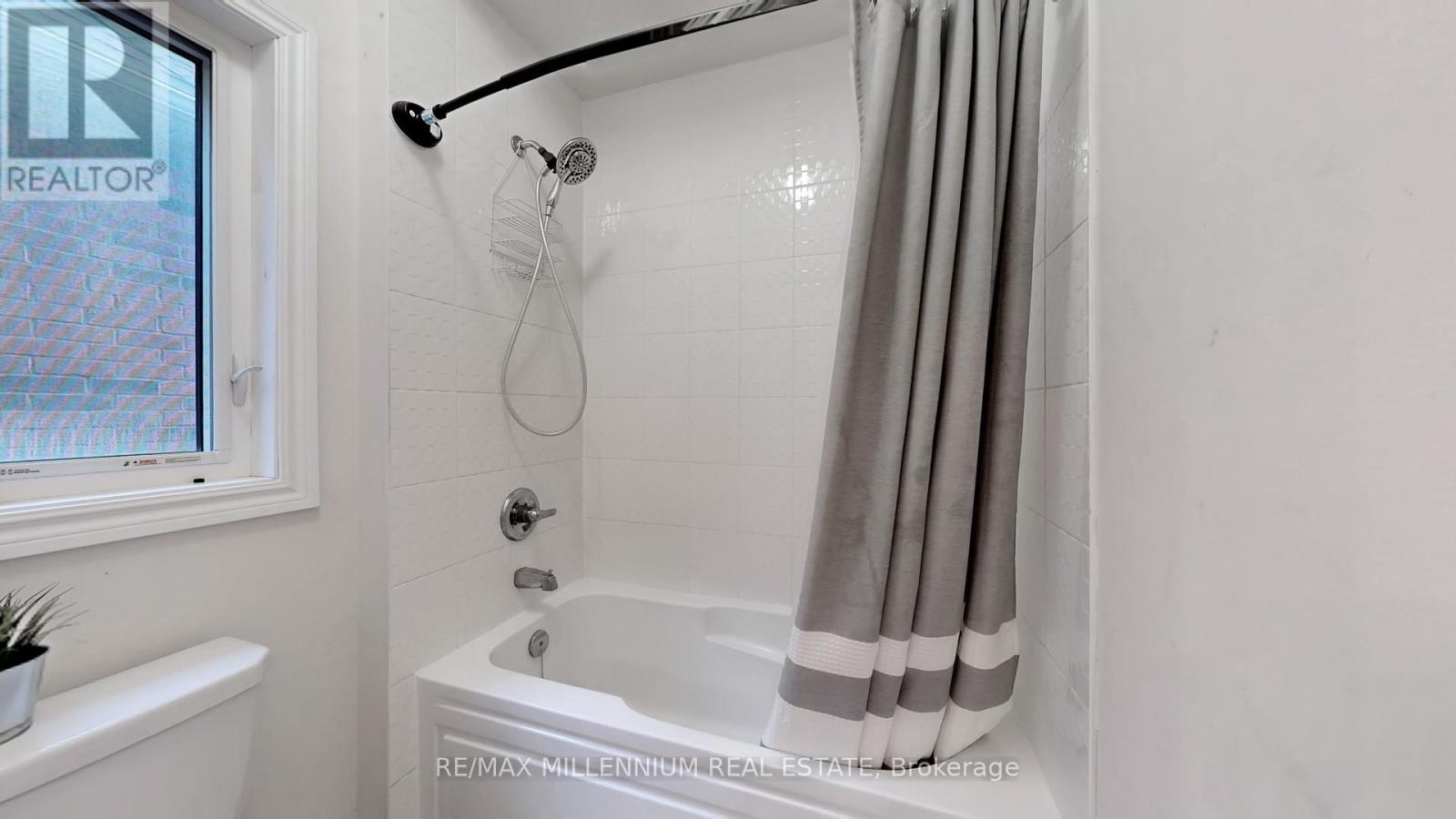 125 Cranbrook Crescent, Vaughan, Ontario  L4H 4G9 - Photo 28 - N12698552