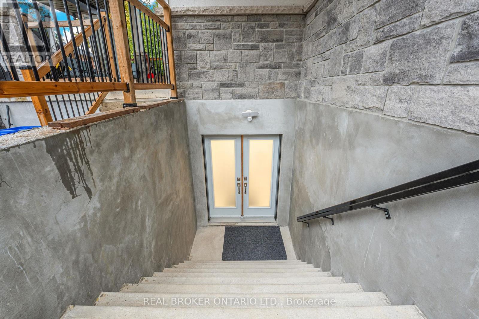 Bsmt - 330 Maple Avenue, Halton Hills, Ontario  L7G 1X1 - Photo 4 - W12692570