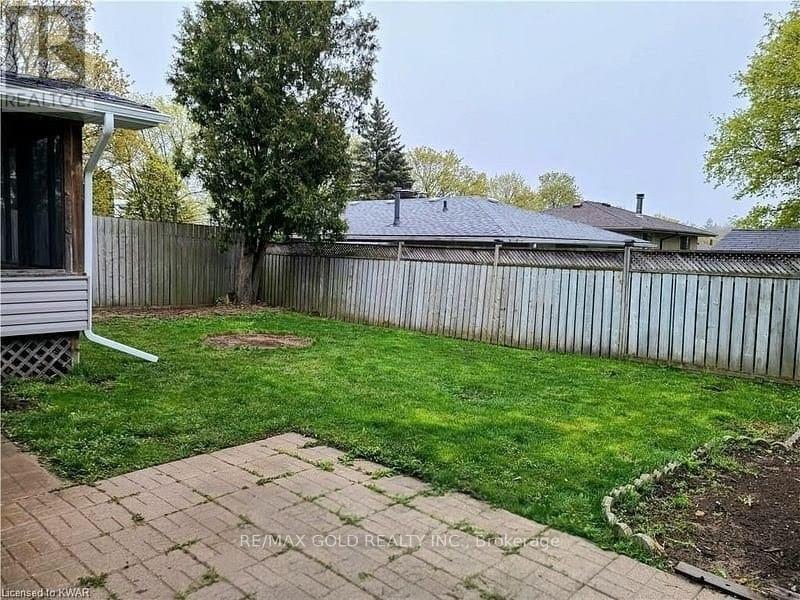 Upper Level - 75 Pepperwood Crescent, Kitchener, Ontario  N2A 2R4 - Photo 13 - X12701322