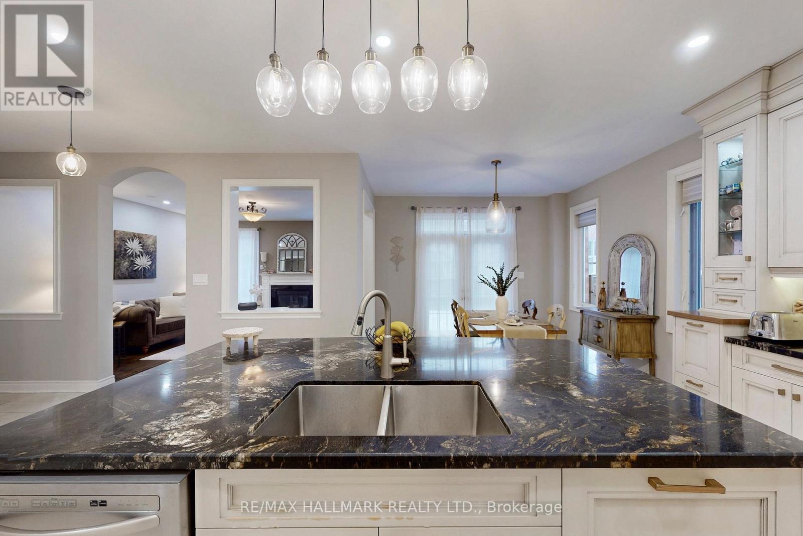 192 Tonner Crescent, Aurora, Ontario  L4G 0G8 - Photo 11 - N12701384