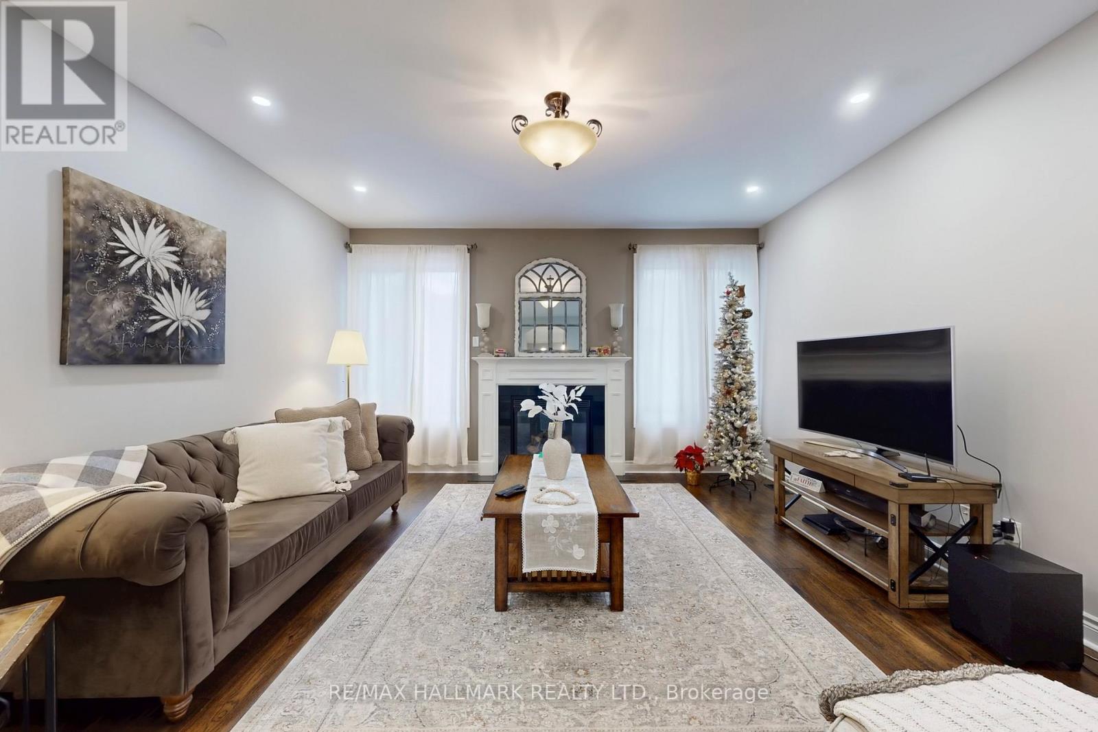 192 Tonner Crescent, Aurora, Ontario  L4G 0G8 - Photo 4 - N12701384