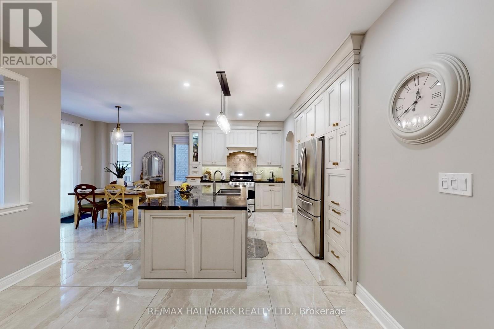 192 Tonner Crescent, Aurora, Ontario  L4G 0G8 - Photo 9 - N12701384