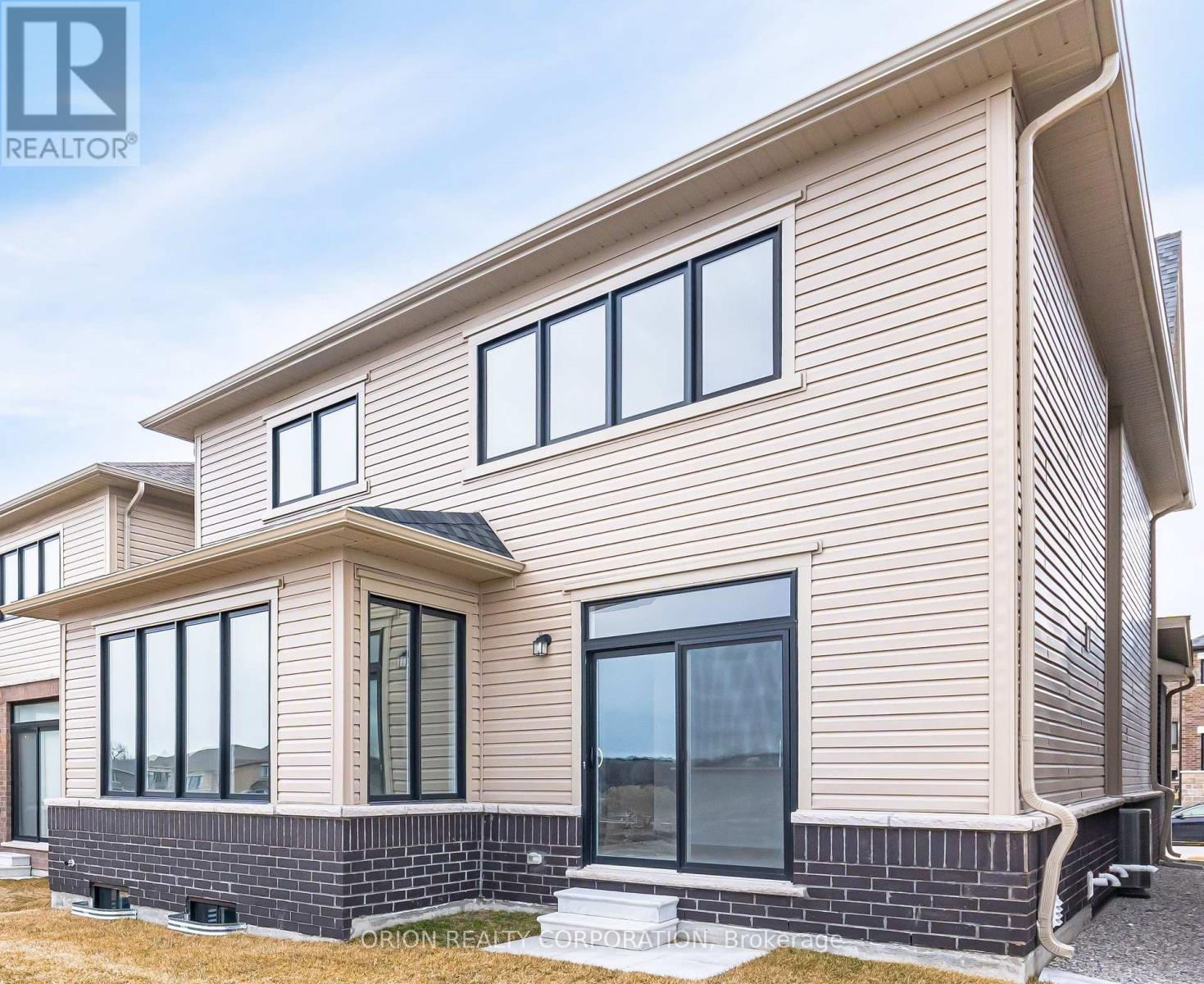 18 Kingsbury Trail, Barrie, Ontario  L9K 0W9 - Photo 2 - S12701354