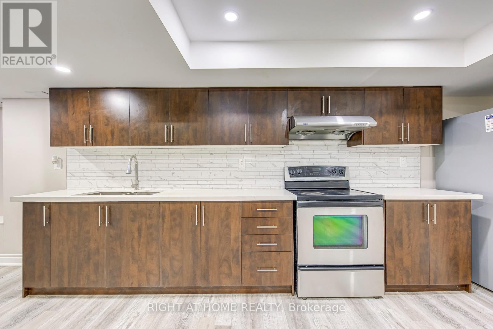 Bsmt - 99 Masters Green Crescent, Brampton, Ontario  L7A 3K3 - Photo 13 - W12701340