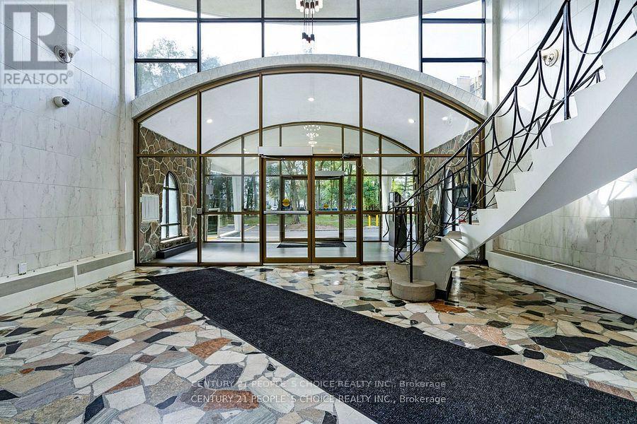 201 - 30 Speers Road, Oakville, Ontario  L6K 2E4 - Photo 4 - W12701344