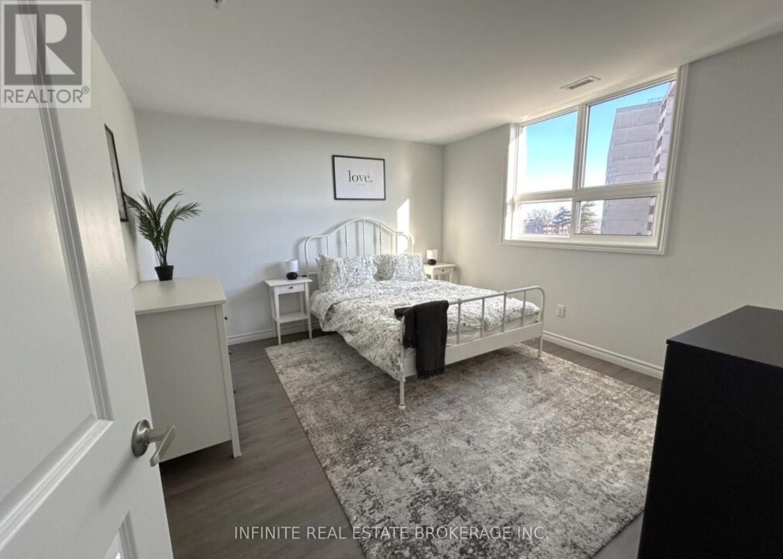 611 - 1254 Marlborough Court, Oakville, Ontario  L6H 7X6 - Photo 6 - W12701398